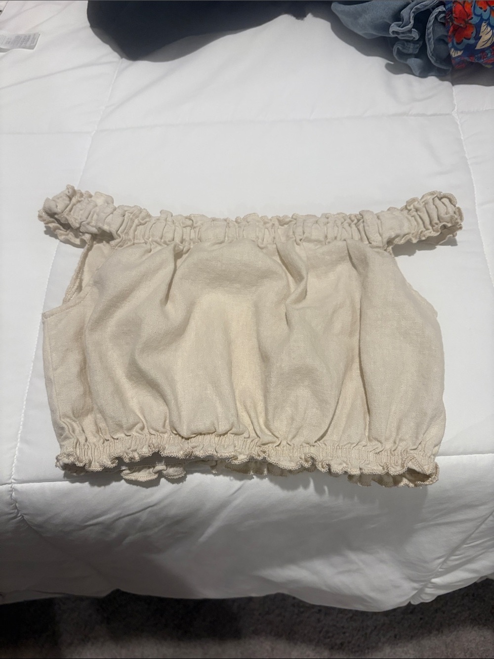 La Hearts Cream Elastic-Waist top